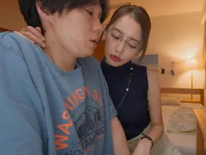 Cô em họ trở nên hư hỏng sau 3 năm trở về từ thành phố