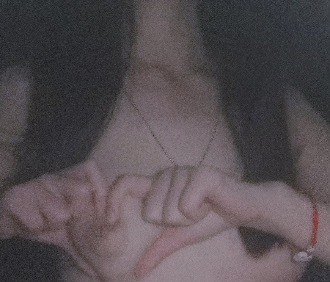 vú to khoe