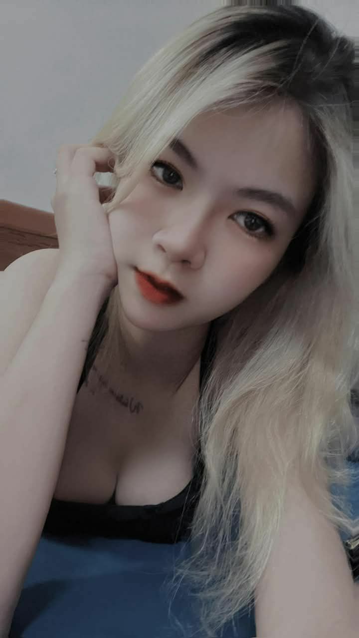 Dáng em ngon anh bú lồn không biết mệt